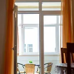 Dr. Jo~ 2 Bedroom With Free Parking ~