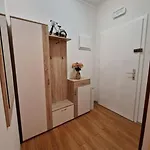 Dr. Jo~ 2 Bedroom With Free Parking ~ * Dubrovnik