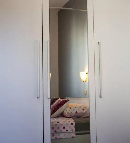 Dr. Jo~ 2 Bedroom With Free Parking ~ *