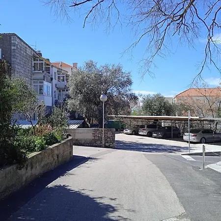 Dr. Jo~ 2 Bedroom With Free Parking ~ *