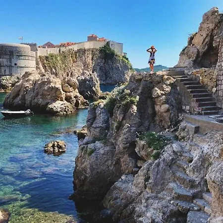 Dr. Jo~ 2 Bedroom With Free Parking ~ *