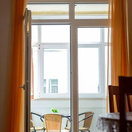 Dr. Jo~ 2 Bedroom With Free Parking ~