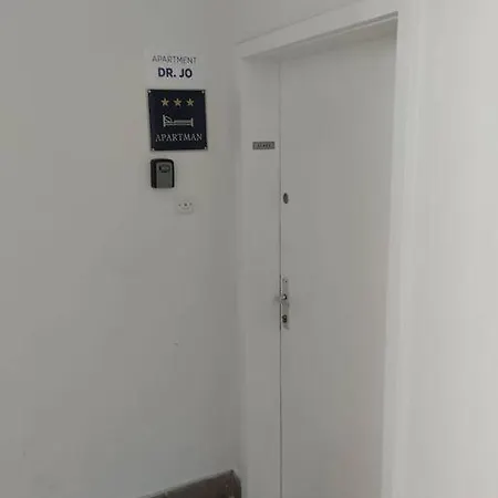 Dr. Jo~ 2 Bedroom With Free Parking ~