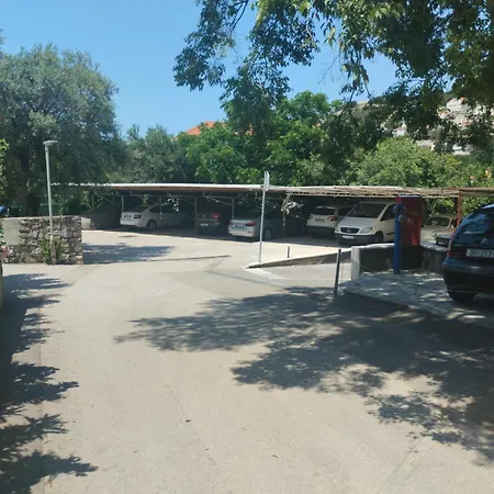 Dr. Jo~ 2 Bedroom With Free Parking ~