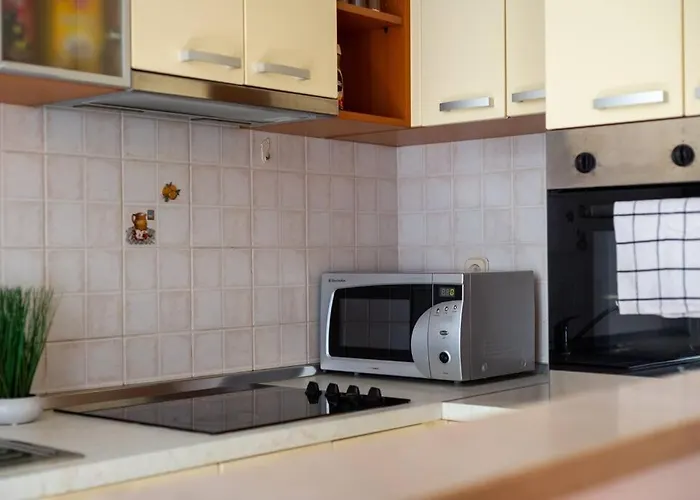 Dr. Jo~ 2 Bedroom With Free Parking ~ *