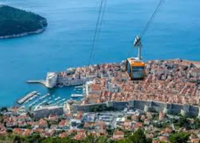 Dr. Jo~ 2 Bedroom With Free Parking ~ *