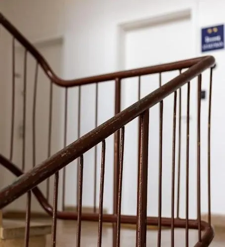 Dr. Jo~ 2 Bedroom With Free Parking ~ *