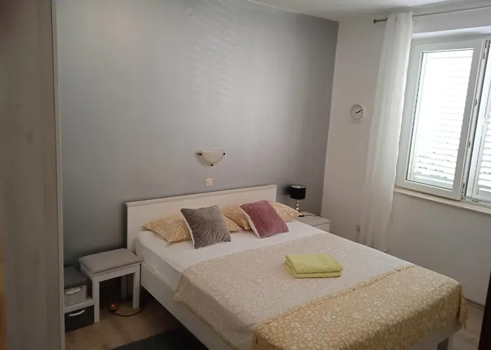 Dr. Jo~ 2 Bedroom With Free Parking ~ 杜布罗夫尼克