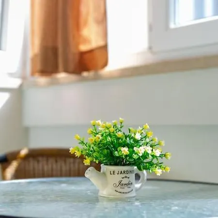 Daire Dr. Jo~ 2 Bedroom With Free Parking ~ *