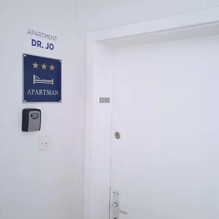 Dr. Jo~ 2 Bedroom With Free Parking ~