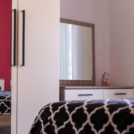 Dr. Jo~ 2 Bedroom With Free Parking ~