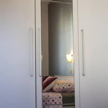 Dr. Jo~ 2 Bedroom With Free Parking ~ *